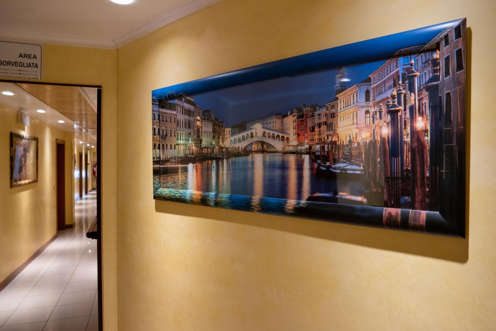 New Aurora Venice Hotel 2*